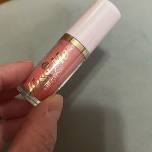 BEAU Kiss Me Lip Glow – Shade 01